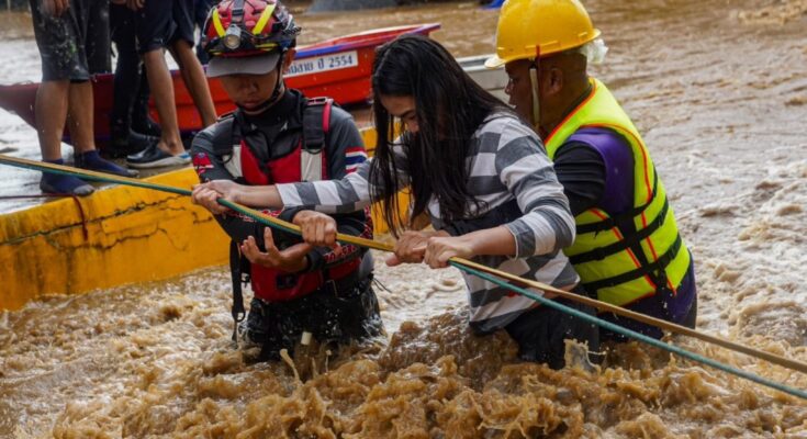 16 dead, 27,000 houses damaged in Chiang Rai & Chiang Mai flooding